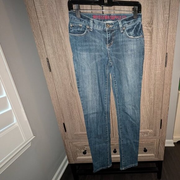 *3 FOR $9* Mossimo Supply Co Straight Leg Fit Medium Wash Low Rise Jeans Pants - Picture 1 of 2